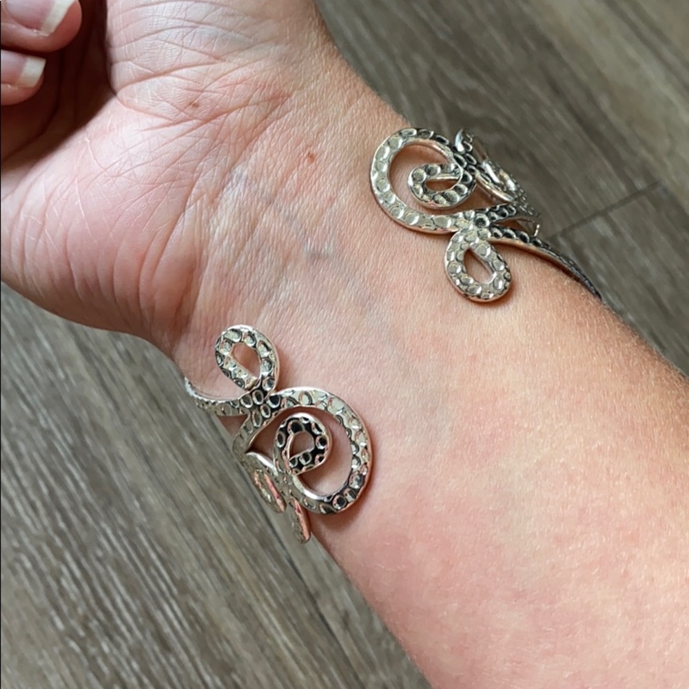 Beautiful Silver Wrist Cuff - Picture 2 of 5